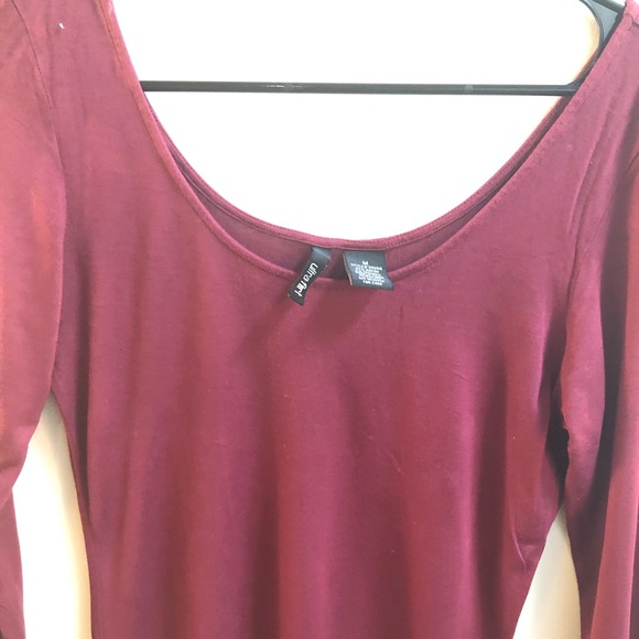 Maroon/dark red tee - Picture 2 of 3